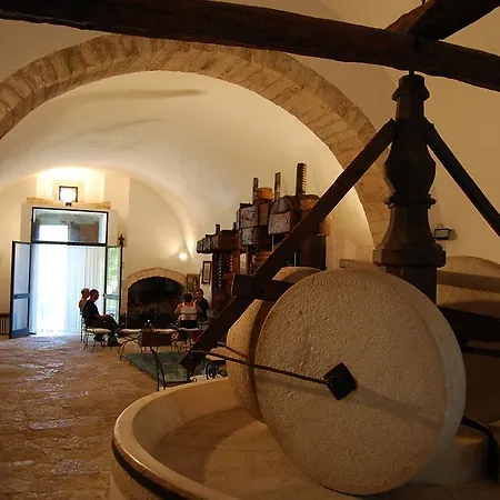 Madonna Incoronata Hotel